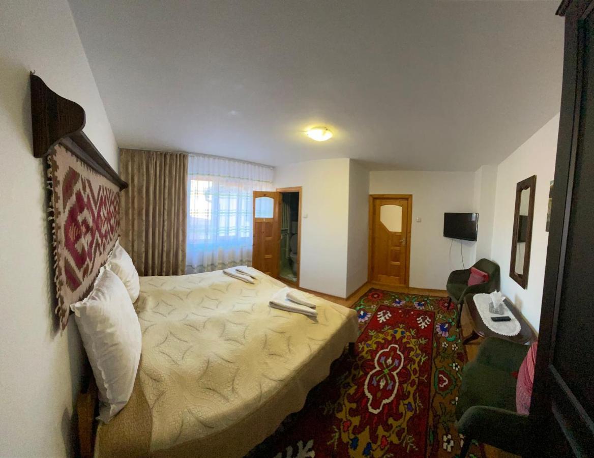 Pensiunea Casa Bianca - Bucovina Vama  Exteriör bild